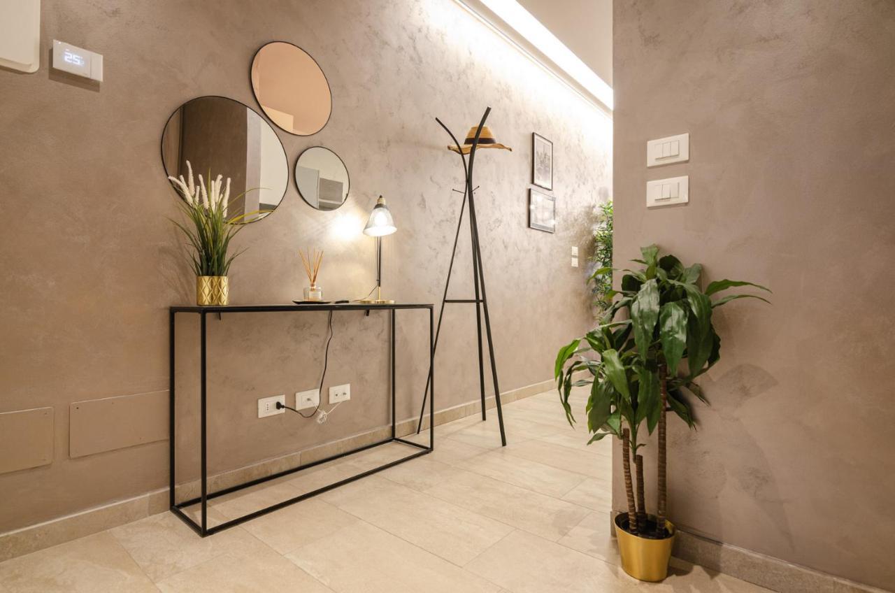 Goito Luxury Apartment, In The Historical Center Bologna Buitenkant foto